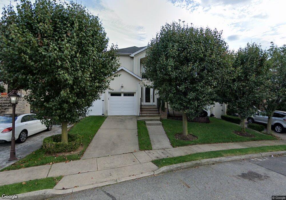 132 Covington Cir, Staten Island, NY 10312 - photo 1