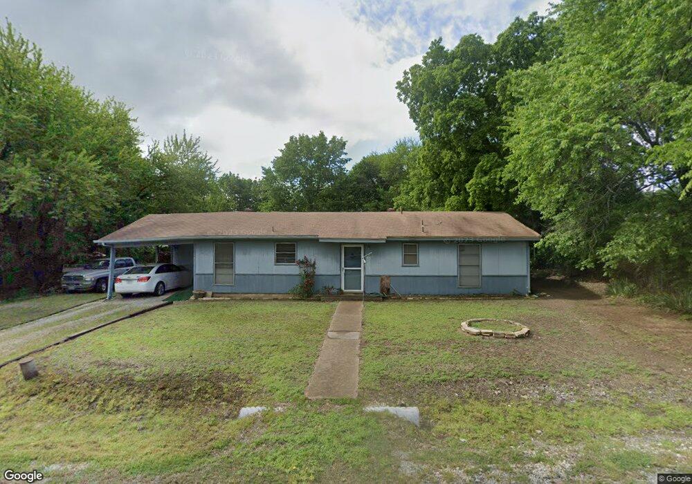 302 Parker Dr, Pottsboro, TX 75076 - photo 1