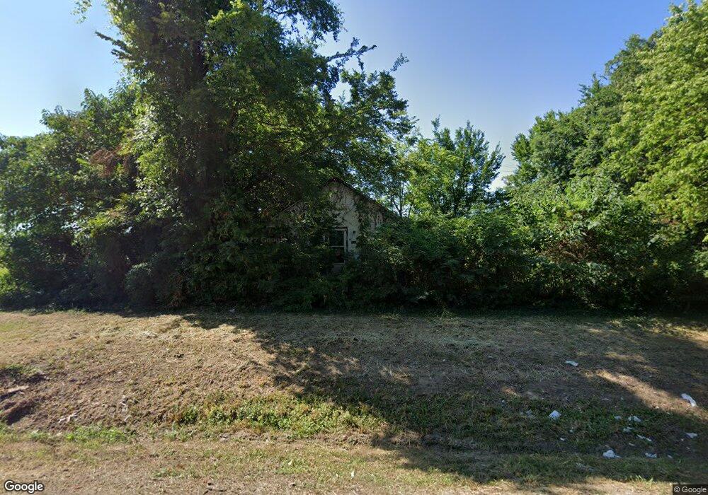 1112 Washington Ave, Parsons, KS 67357 - photo 1