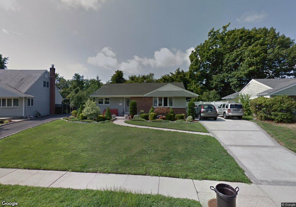 7 Dennis Ln, Bethpage, NY 11714 - photo 1