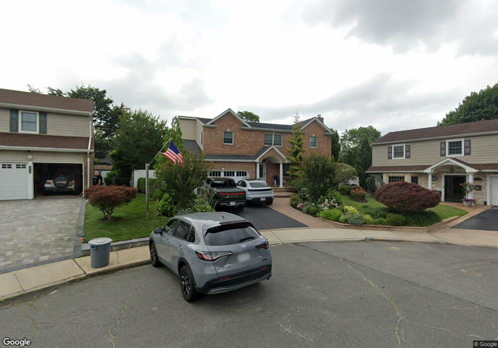 2539 Bradley Ct, Merrick, NY 11566 - photo 1