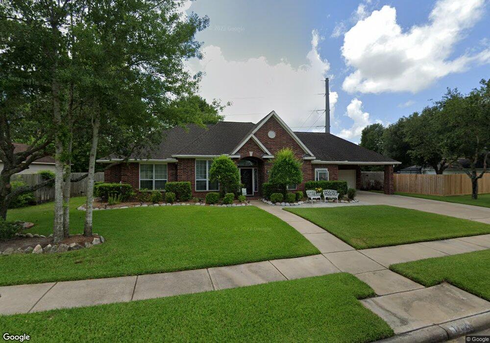 1702 Country Club Dr, Friendswood, TX 77546 - photo 1