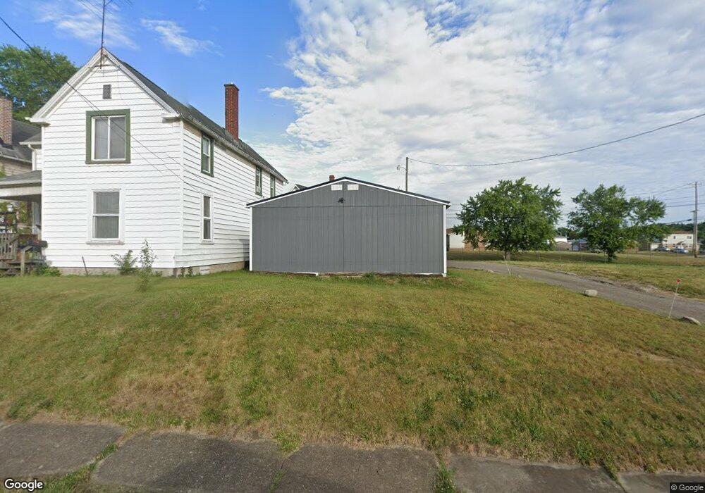 815 Young Ave NE, Canton, OH 44705 - photo 1