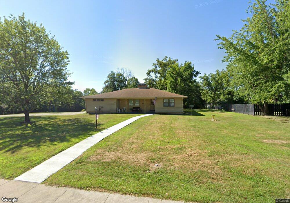 1120 Fisk Ave, Moberly, MO 65270 - photo 1