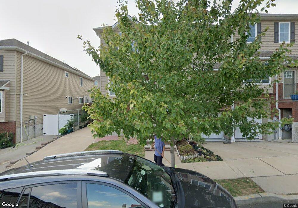 18-106 Burgundy Loop, Staten Island, NY 10304 - photo 1