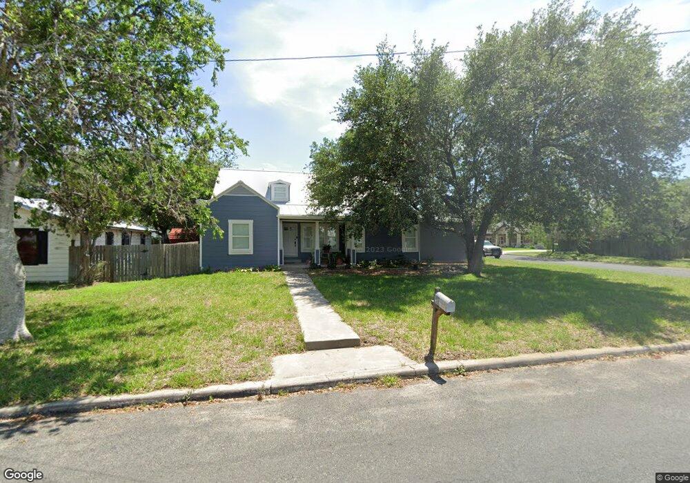 300 E Randall St, Beeville, TX 78102 - photo 1