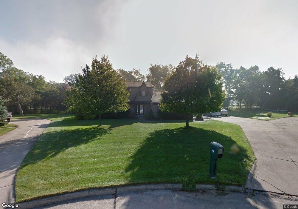 8100 Thorntree Ct, Grosse Ile, MI 48138 - photo 1