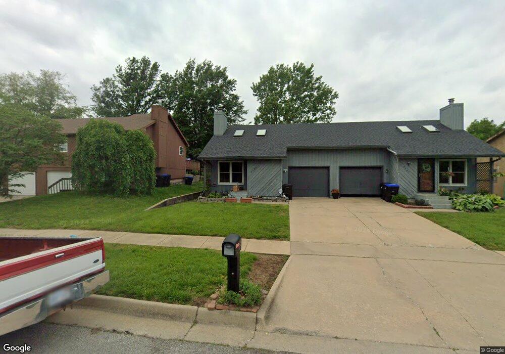 3559 SW Kiowa St, Topeka, KS 66614 - photo 1