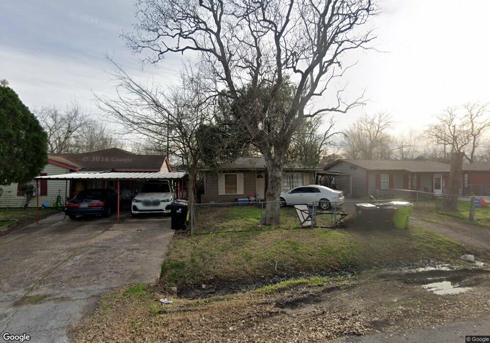 902 Avenue E, Rosenberg, TX 77471 - photo 1