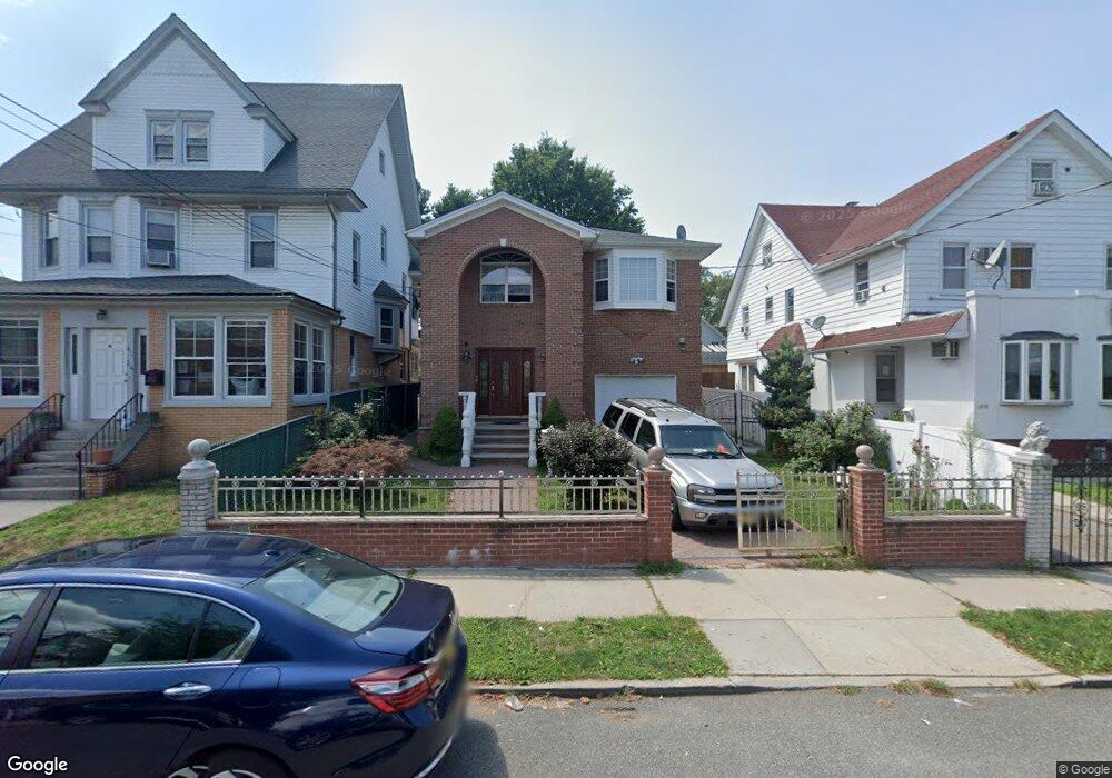 47-20 156th St unit 2 Fl, Flushing, NY 11355 - photo 1