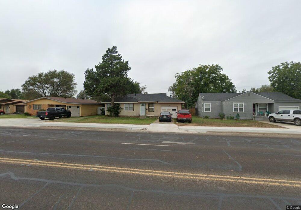 113 N Maddox Ave, Dumas, TX 79029 - photo 1