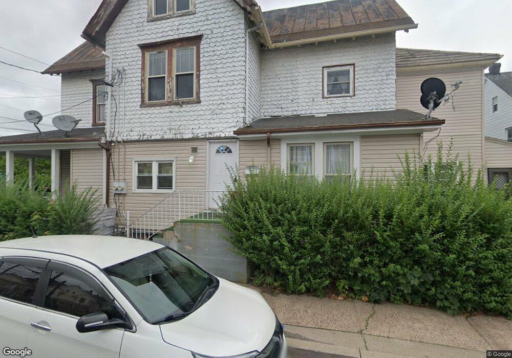 438 W Hemlock St, Hazleton, PA 18201 - photo 1