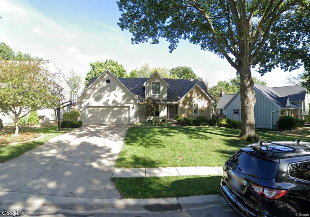 6813 Oakview St, Shawnee, KS 66216 - photo 1