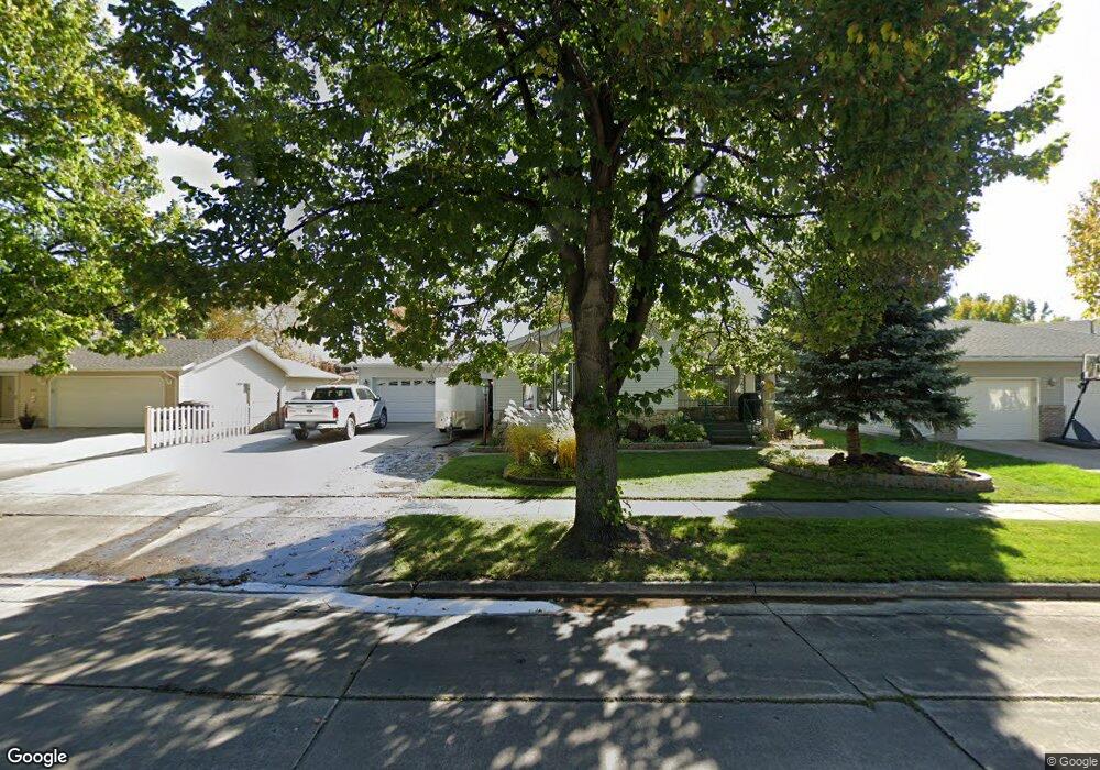 2429 W Fallcreek Ct, Grand Forks, ND 58201 - photo 1