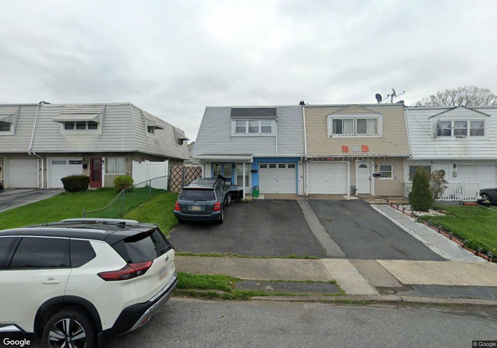 713 N Lacrosse St, Allentown, PA 18109 - photo 1