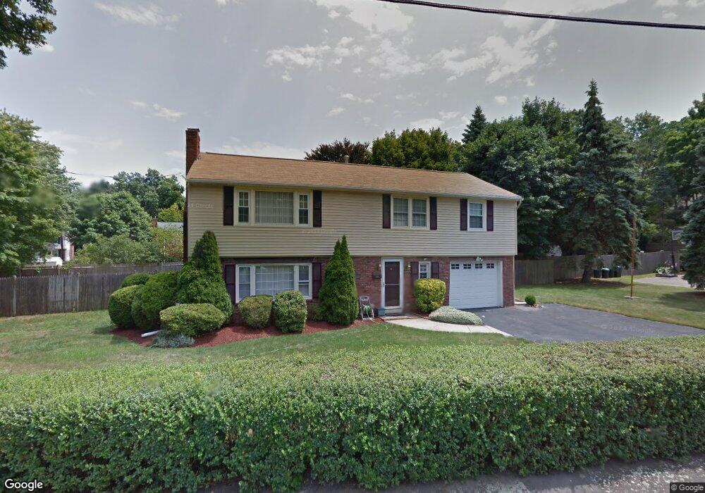 8 Evangeline Ln, Woburn, MA 01801 - photo 1