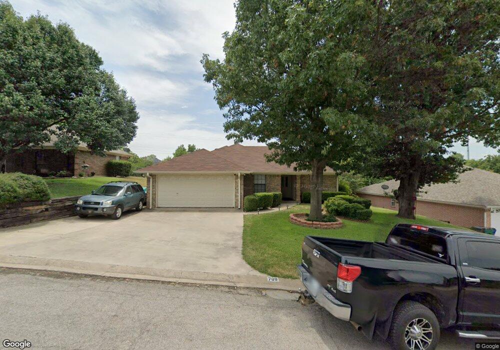 709 Parkridge Dr, Decatur, TX 76234 - photo 1