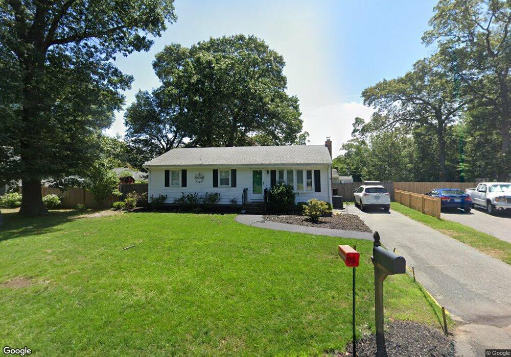 70 Burgess Dr, Warwick, RI 02886 - photo 1