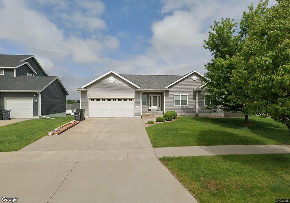 2332 Radcliffe Dr SW, Cedar Rapids, IA 52404 - photo 1