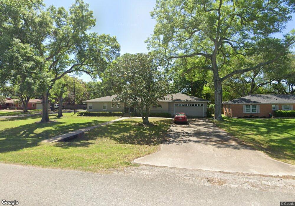 918 6th St, Bay City, TX 77414 - photo 1