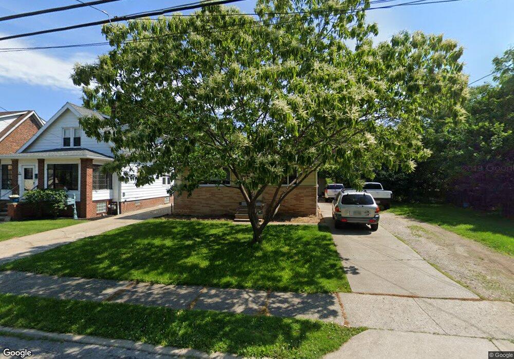 1541 E 296th St, Wickliffe, OH 44092 - photo 1