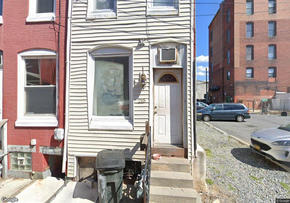 215 Cedar St, Reading, PA 19601 - photo 1