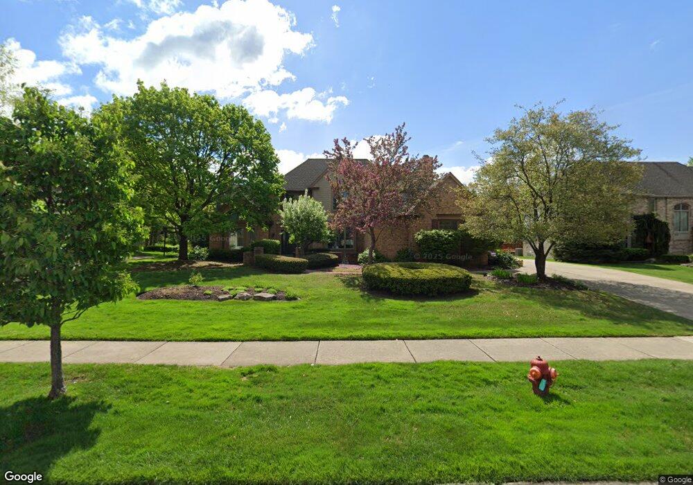 4754 Riverchase Dr, Troy, MI 48098 - photo 1