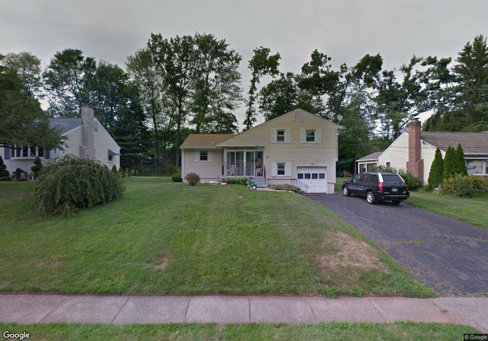 10 Carlyle Rd, West Hartford, CT 06117 - photo 1