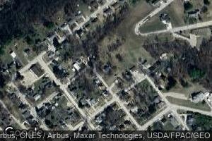 208 4th St NE, Elkader, IA 52043