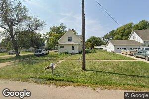 105 N Cedar St, Red Cloud, NE 68970