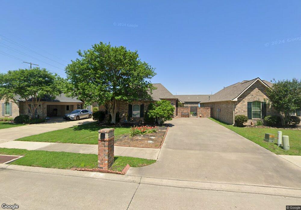 870 W Contour Dr, Lake Charles, LA 70605 - photo 1