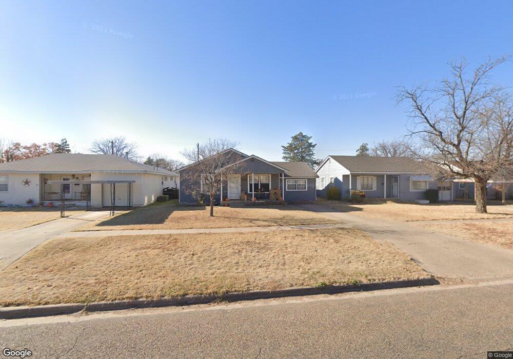 1311 Utica St, Plainview, TX 79072 - photo 1