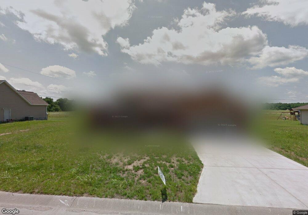 902 Remington Cir, Carl Junction, MO 64834 - photo 1