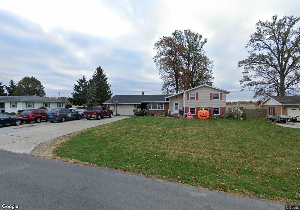 303 Woodlawn Dr, Wapakoneta, OH 45895 - photo 1