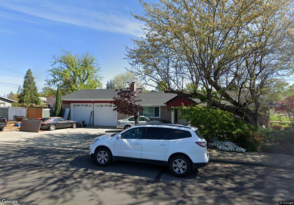 214 N 3rd St, Central Point, OR 97502 - photo 1