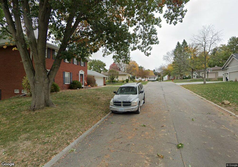 1304 S 4th Ave W, Newton, IA 50208 - photo 1