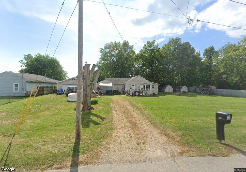 1517 S Biltmore Ave, Muncie, IN 47302 - photo 1