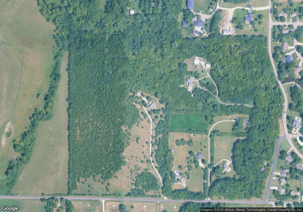 7836 SW 37th St, Topeka, KS 66614 - photo 1