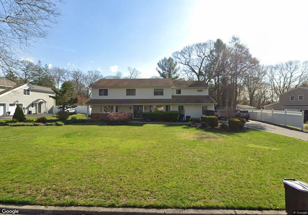 14 Tree Hollow Ln, Dix Hills, NY 11746 - photo 1