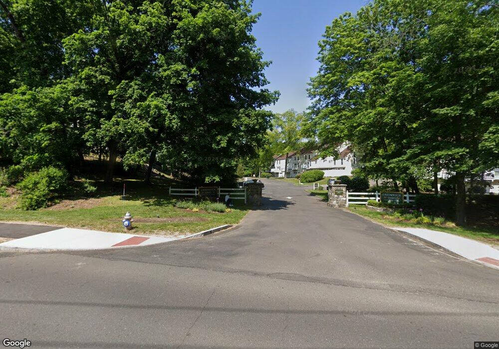 243 Weaver St unit 9, Greenwich, CT 06831 - photo 1