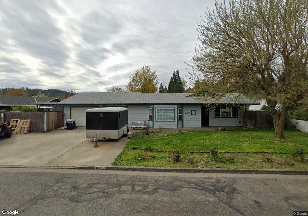 1087 Omaha Dr, Grants Pass, OR 97527 - photo 1