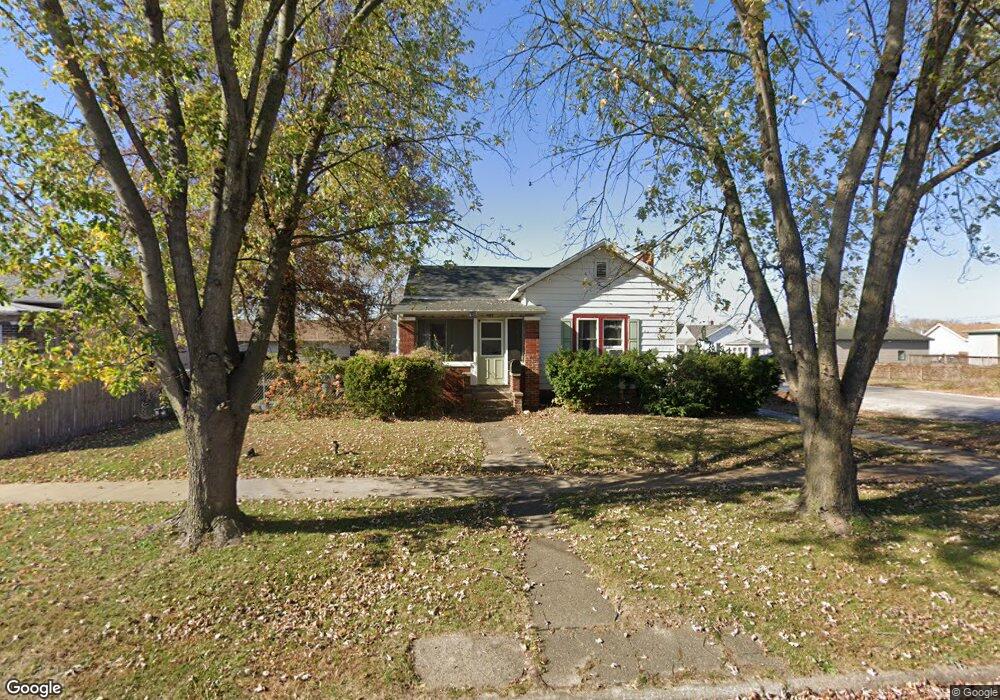 201 S Linden St, Effingham, IL 62401 - photo 1
