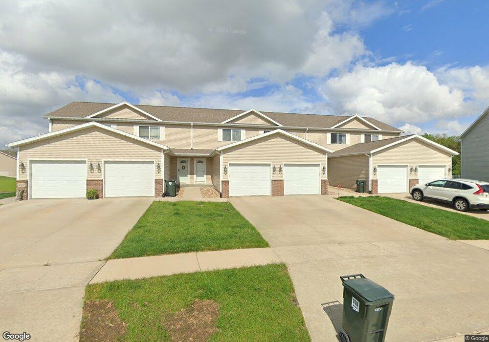 4910 Algonquin Dr unit 5, Cedar Falls, IA 50613 - photo 1