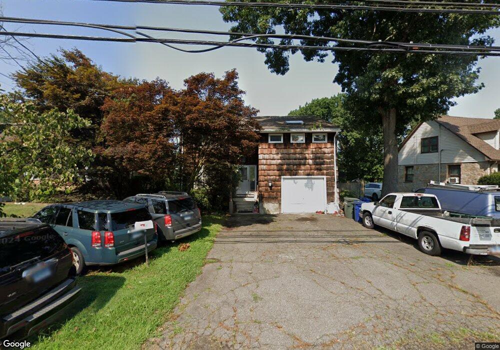 2015 Chopsey Hill Rd, Bridgeport, CT 06606 - photo 1