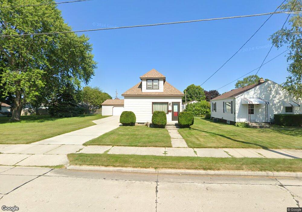 1401 S 32nd St, Manitowoc, WI 54220 - photo 1