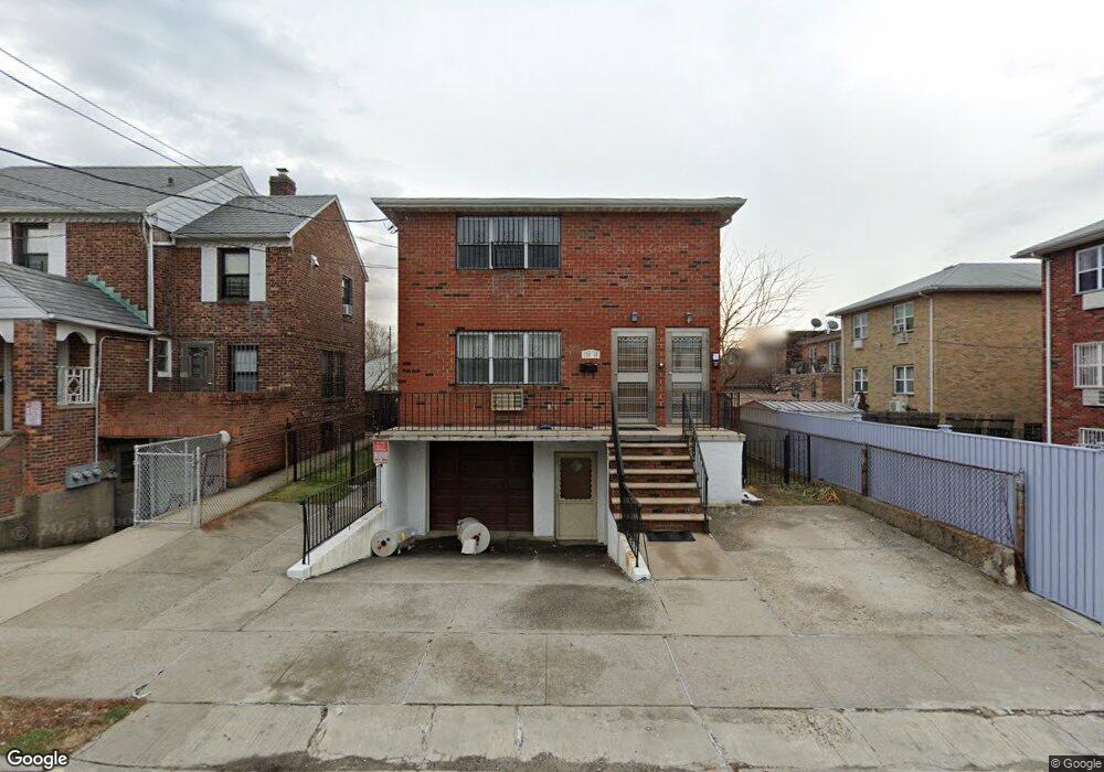 136-14 61st Rd unit 2nd Fl, Flushing, NY 11367 - photo 1