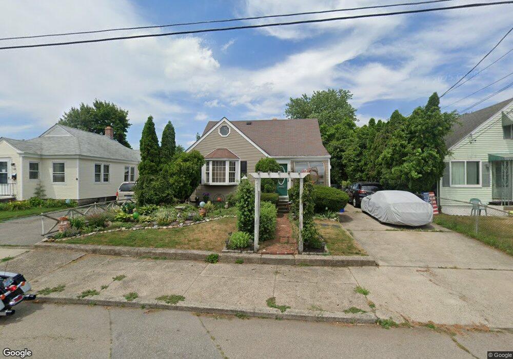 132 Warwick Rd, Pawtucket, RI 02861 - photo 1