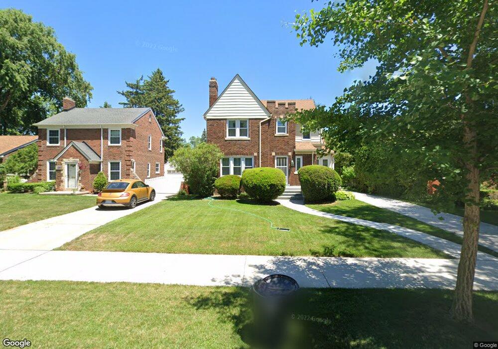 1000 Lincoln Rd, Grosse Pointe, MI 48230 - photo 1