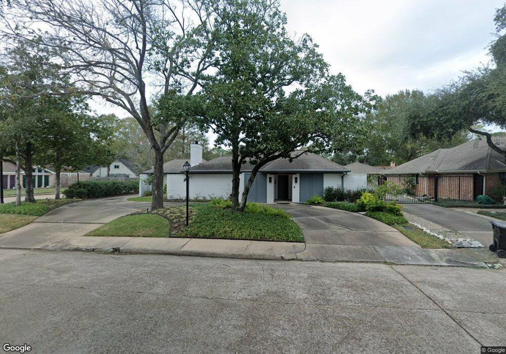 10122 Burgoyne Rd, Houston, TX 77042 - photo 1