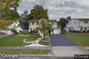 11 Joy Dr, New Hyde Park, NY 11040